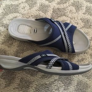 Dr Scholl’s Navy Fabric Pacific Slide